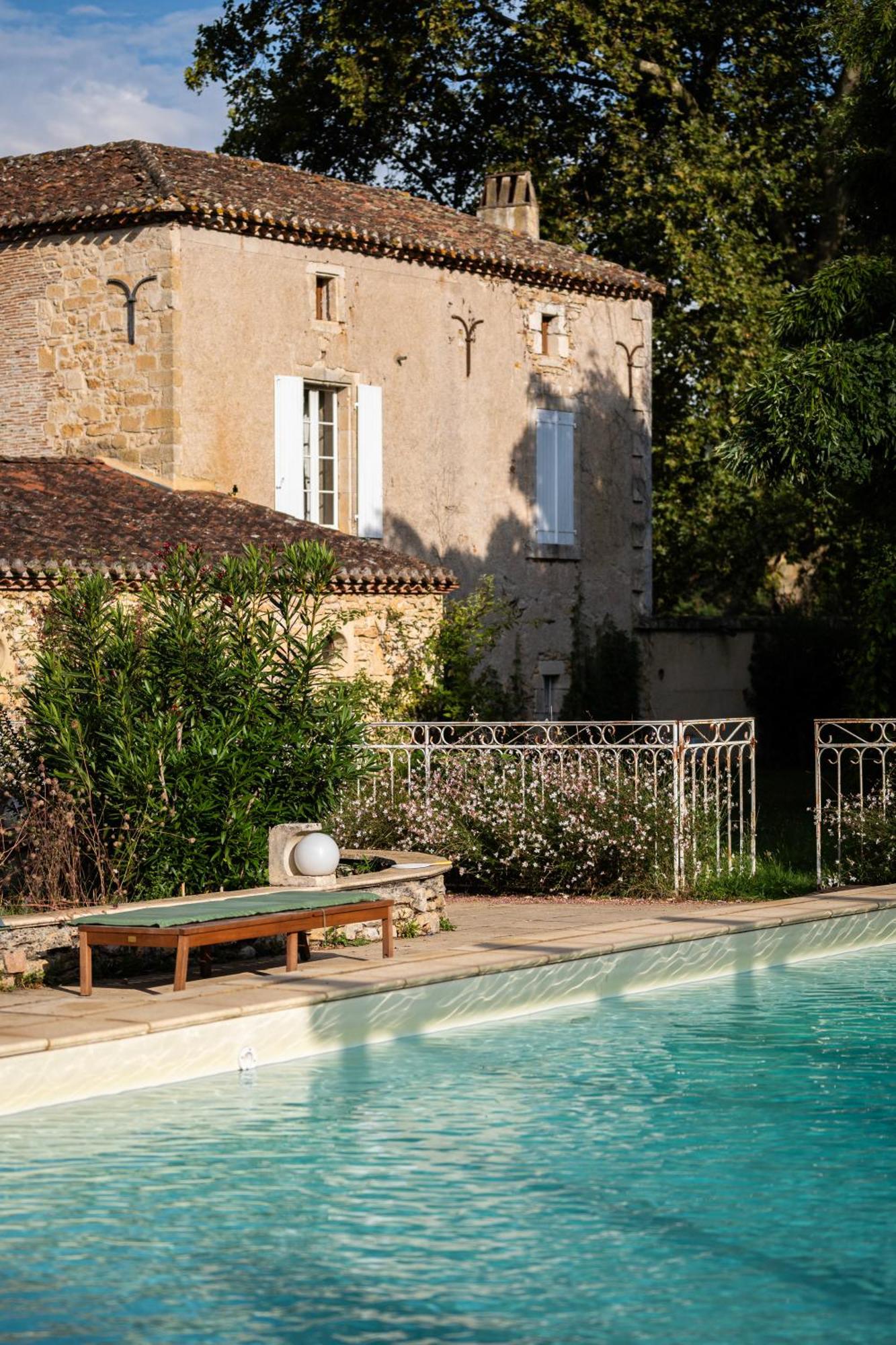 Chateau La Gineste - Castle And Vineyard Duravel Exterior photo